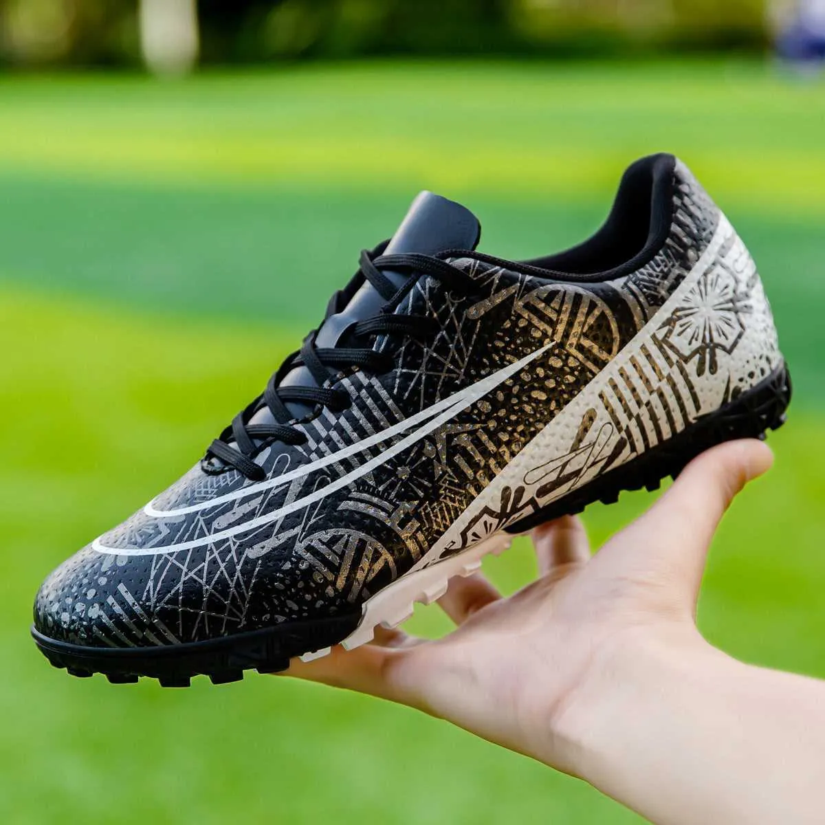 Adult and Kids' Low-Top Soccer Cleats for Training, Large Sizes