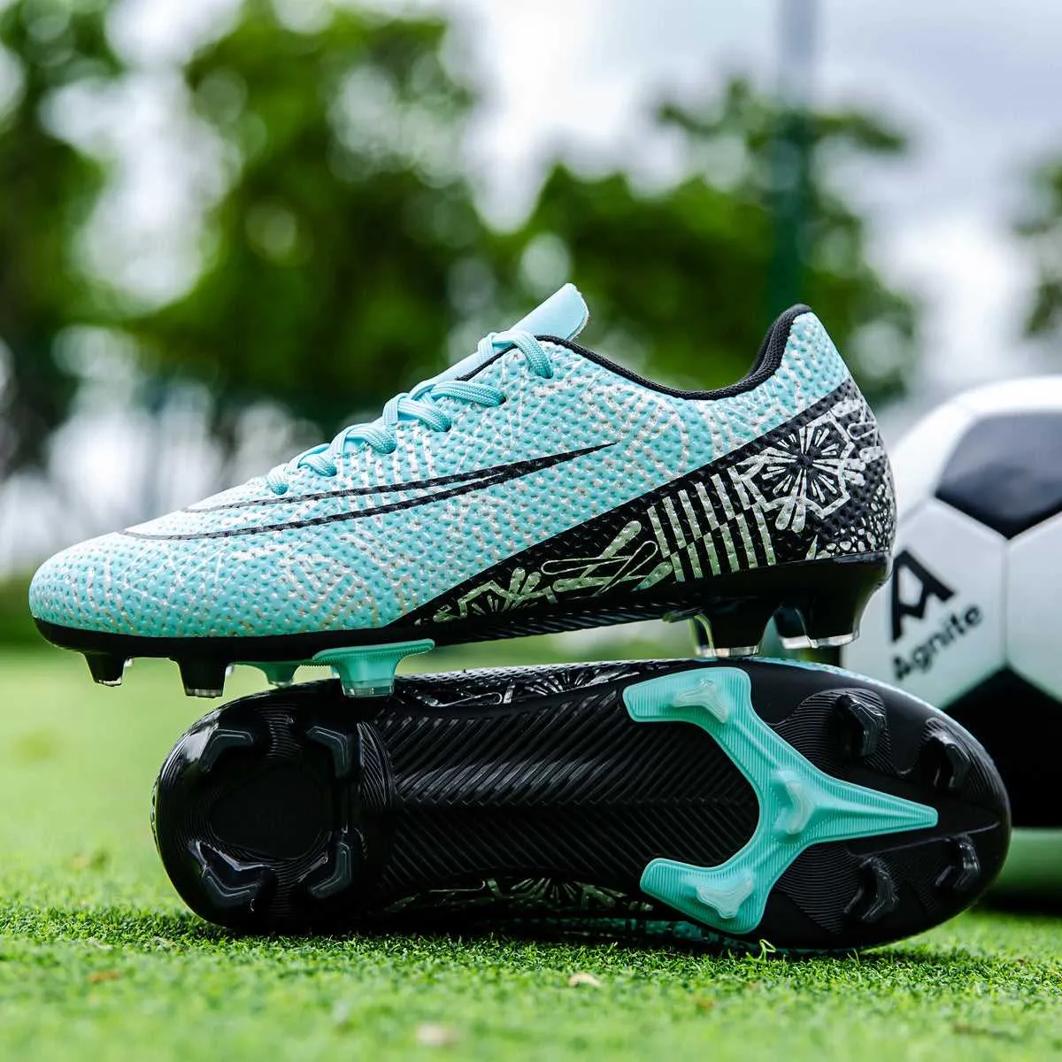 Adult and Kids' Low-Top Soccer Cleats for Training, Large Sizes