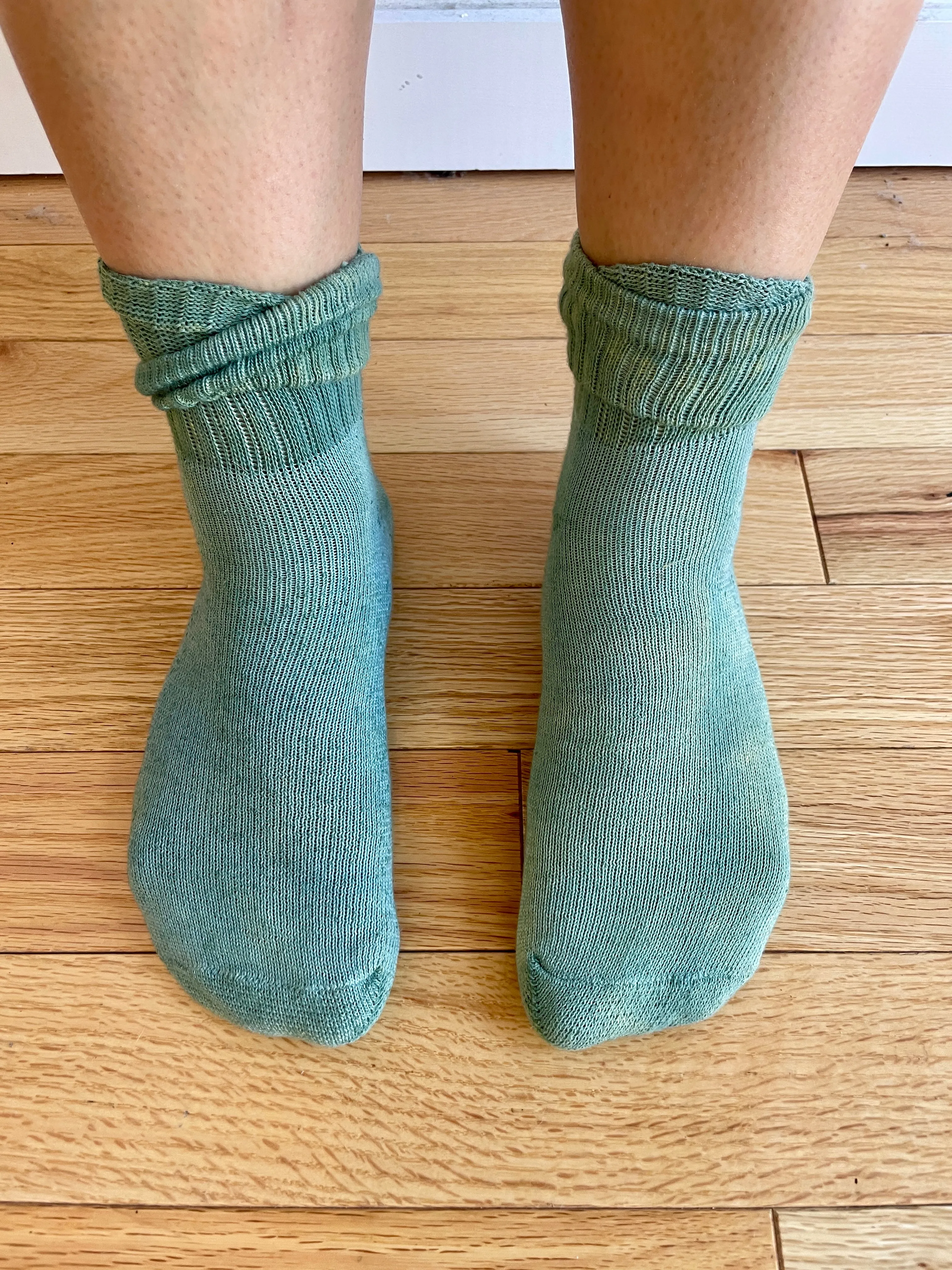 Green Organic Cotton Plant Dyed Socks